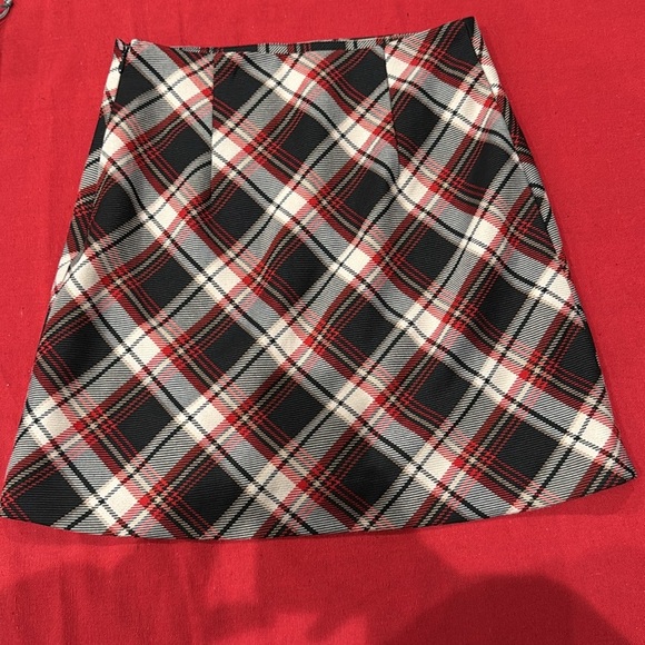 H&M Black and White A-Line Mini Skirt - Picture 3 of 3